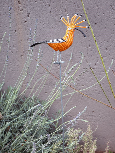 Standing wire bird, by Itso's Wire Business - Truffle Pig Recce